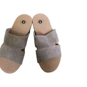 Revitalign Suede Slide On  Sandals Taupe Beige Comfort Orthotic 7.5‎ D